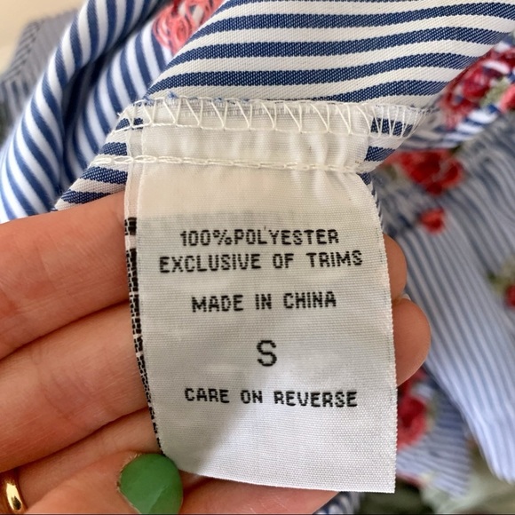 Cropped Blouse with Floral Embroidery - Picture 5 of 7